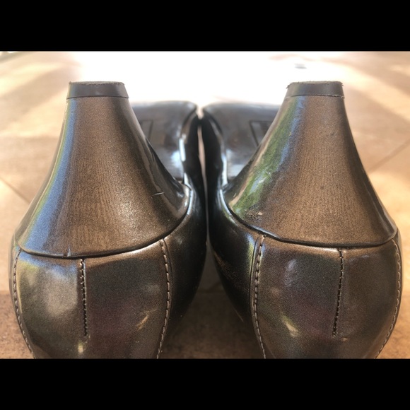 🎅🏻 DESIGNER ANNE KLEIN METALLIC SILVER 1.75” HEEL PUMPS SIZE 6M - Picture 7 of 8
